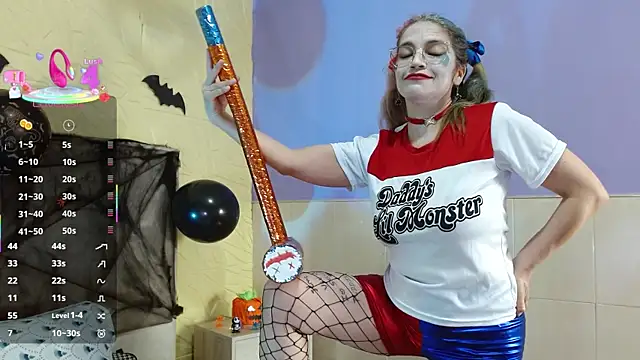 Esmeralda oikos online show from 10-31-25, 04:02