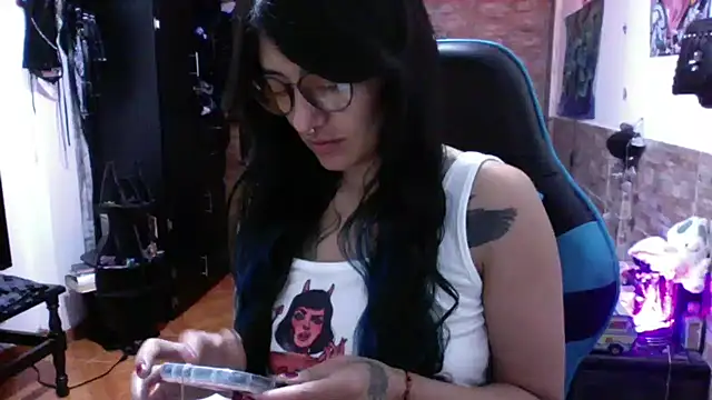 Snapshot of AngelaQueen_ chatting on 09-14-25, 05:23 AngelaQueen online show from 09-14-25, 05:23