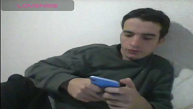 Snapshot of Tombgy07 chatting on 01-20-25, 07:35 Tombgy07 online show from 01-20-25, 07:35