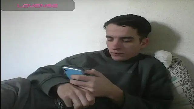 Snapshot of Tombgy07 chatting on 02-15-25, 02:44 Tombgy07 online show from 02-15-25, 02:44