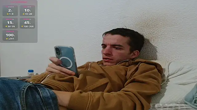 Snapshot of Tombgy07 chatting on 09-27-25, 08:03 Tombgy07 online show from 09-27-25, 08:03