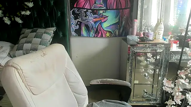Snapshot of YasmineMinaj chatting on 05-15-26, 02:57 YasmineMinaj online show from 05-15-26, 02:57