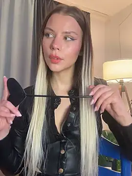 Snapshot of KittyKatyDream chatting on 03-10-25, 04:35 KittyKatyDream online show from 03-10-25, 04:35