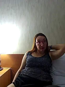 Snapshot of LybovNTV chatting on 09-21-25, 09:27 LybovNTV online show from 09-21-25, 09:27