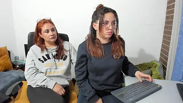  girls on fire  online show from 03-07-25, 02:36