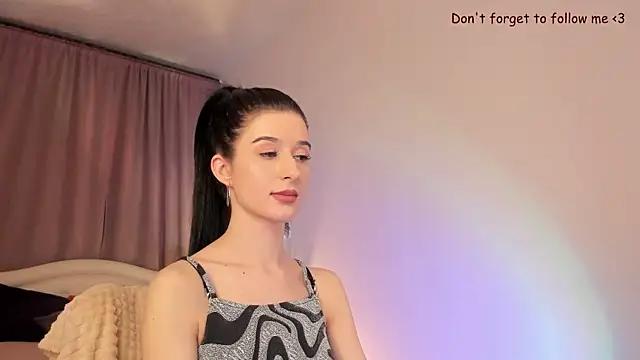 LauraCoy online show from 02-06-25, 11:48