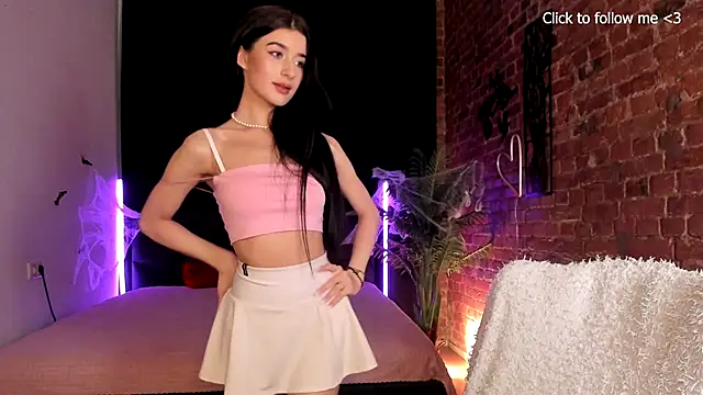 LauraCoy online show from 10-27-25, 02:10