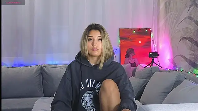 Snapshot of lily__foster chatting on 12-13-24, 06:49 lily foster online show from 12-13-24, 06:49