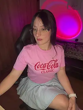 Megan lu2 online show from 12-19-24, 06:34