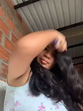 Snapshot of moncerrat_luna chatting on 02-19-25, 01:39 moncerrat luna online show from 02-19-25, 01:39