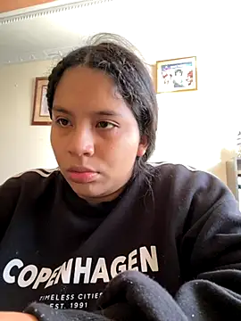 Snapshot of moncerrat_luna chatting on 10-16-25, 10:11 moncerrat luna online show from 10-16-25, 10:11