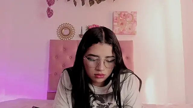 aliice walker  online show from 12-06-24, 03:33