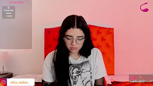 aliice walker  online show from 12-23-24, 04:06