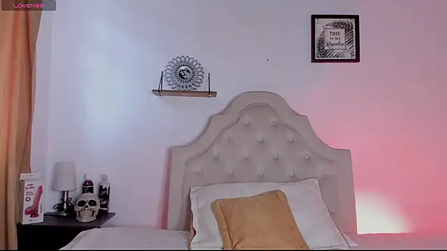 aliice walker  online show from 09-15-25, 01:33