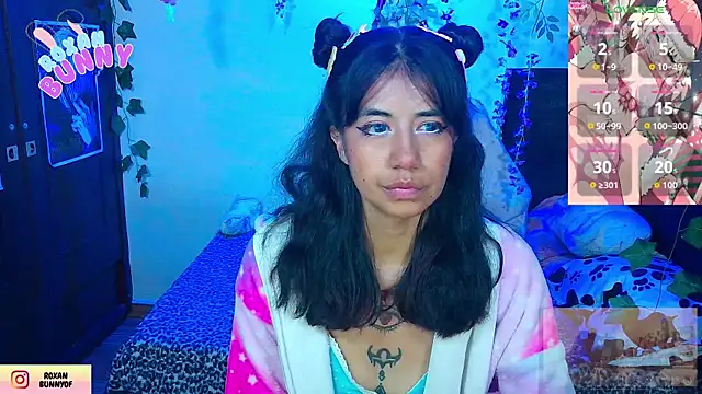 Roxanbunny1 online show from 12-16-25, 06:51