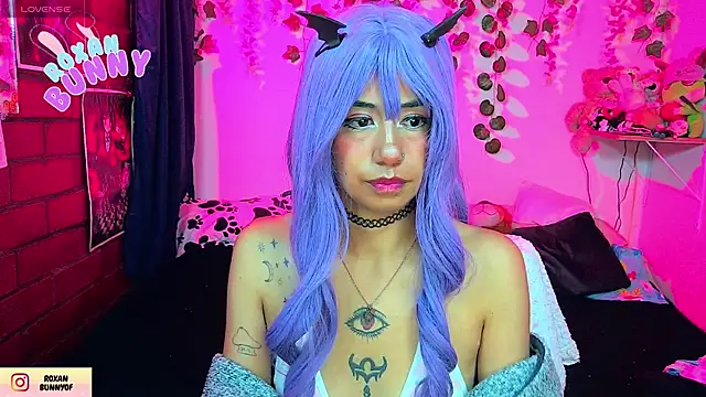 Snapshot of Roxanbunny1 chatting on 07-18-26, 03:33 Roxanbunny1 online show from 07-18-26, 03:33