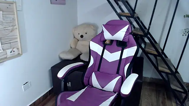 samantha baby  online show from 10-31-25, 07:04