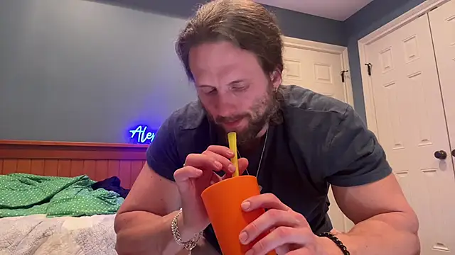 Snapshot of alexmannd chatting on 12-19-24, 01:50 alexmannd online show from 12-19-24, 01:50