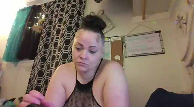 Snapshot of ThICk_JuIcEy chatting on 01-28-25, 01:49 ThICk JuIcEy online show from 01-28-25, 01:49