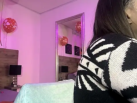 Snapshot of KAROL-SCOTT chatting on 02-15-25, 05:19 KAROL-SCOTT online show from 02-15-25, 05:19