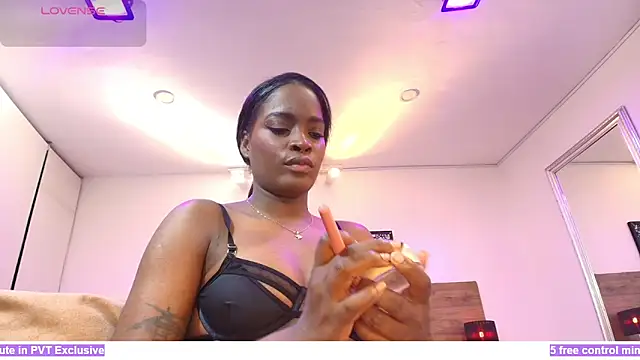 Snapshot of KAROL-SCOTT chatting on 03-23-25, 08:37 KAROL-SCOTT online show from 03-23-25, 08:37