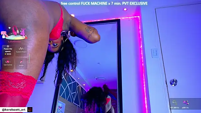 Snapshot of KAROL-SCOTT chatting on 11-01-25, 08:00 KAROL-SCOTT online show from 11-01-25, 08:00