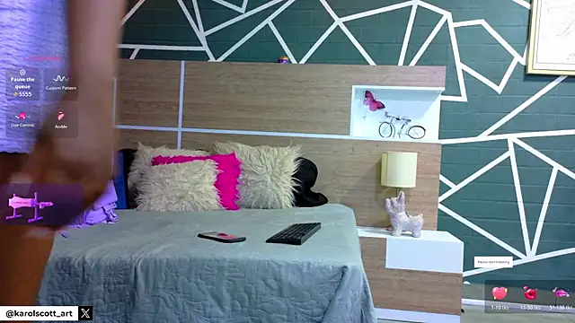 Snapshot of KAROL-SCOTT chatting on 11-21-25, 07:45 KAROL-SCOTT online show from 11-21-25, 07:45