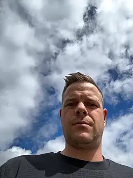 Snapshot of Danii0790 chatting on 09-14-25, 12:37 Danii0790 online show from 09-14-25, 12:37