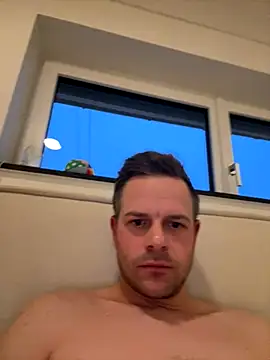 Snapshot of Danii0790 chatting on 12-03-25, 03:43 Danii0790 online show from 12-03-25, 03:43