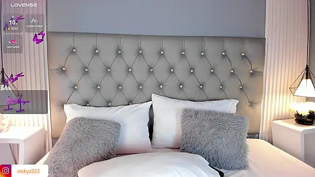 Victoriaxx  online show from 10-06-25, 11:24