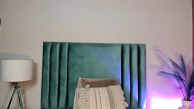 NoraDasilva online show from 01-10-26, 12:56