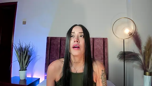 NoraDasilva online show from 02-04-26, 12:49