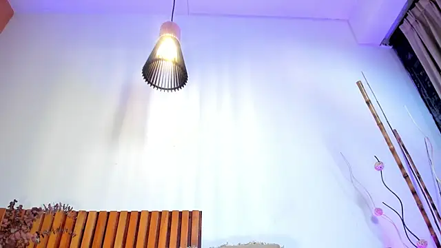 NoraDasilva online show from 04-28-26, 02:27