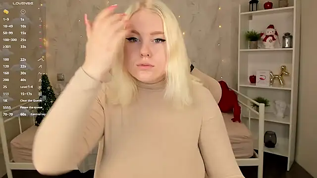 Snapshot of art_lovee chatting on 12-13-24, 01:04 art lovee online show from 12-13-24, 01:04