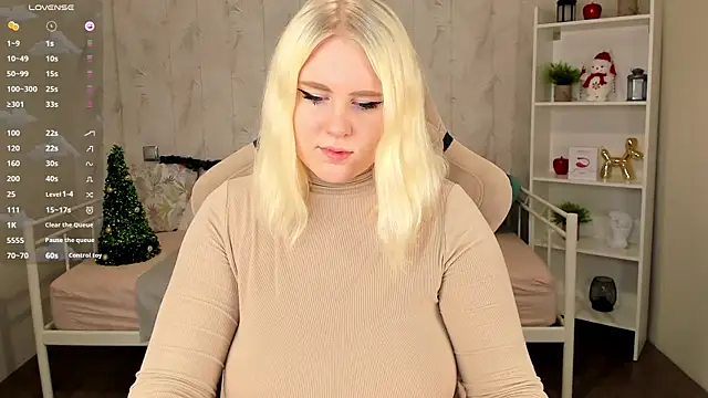 Snapshot of art_lovee chatting on 12-22-24, 01:12 art lovee online show from 12-22-24, 01:12