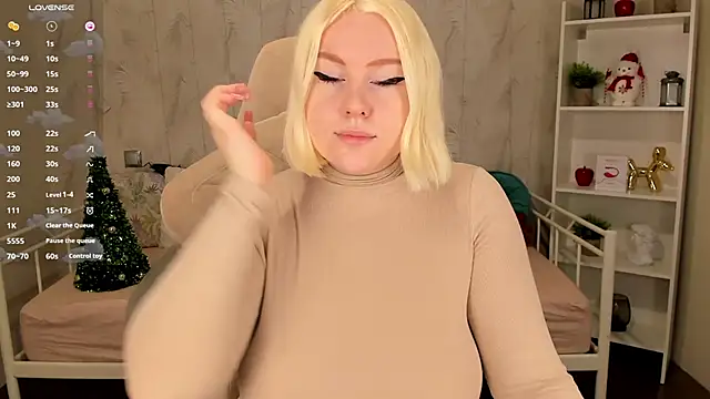 Snapshot of art_lovee chatting on 01-06-25, 01:53 art lovee online show from 01-06-25, 01:53