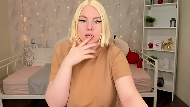 Snapshot of art_lovee chatting on 01-09-25, 01:08 art lovee online show from 01-09-25, 01:08