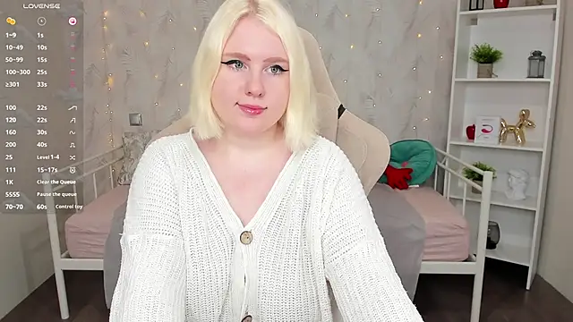 Snapshot of art_lovee chatting on 01-23-25, 04:41 art lovee online show from 01-23-25, 04:41