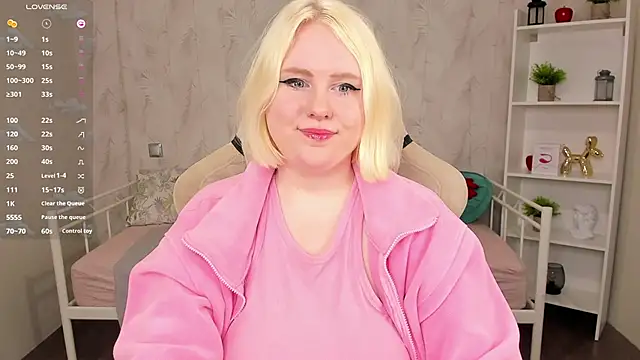 Snapshot of art_lovee chatting on 01-25-25, 04:45 art lovee online show from 01-25-25, 04:45