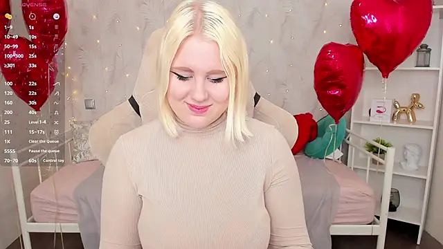 Snapshot of art_lovee chatting on 02-06-25, 04:42 art lovee online show from 02-06-25, 04:42