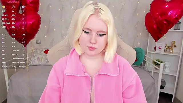 Snapshot of art_lovee chatting on 02-08-25, 04:36 art lovee online show from 02-08-25, 04:36