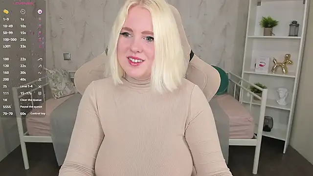 Snapshot of art_lovee chatting on 02-22-25, 04:40 art lovee online show from 02-22-25, 04:40