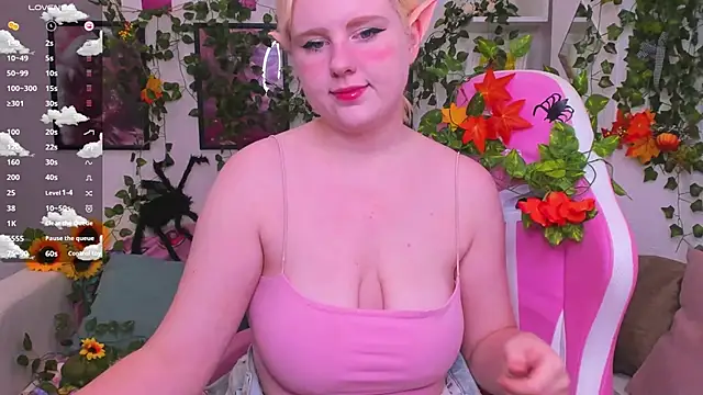 Snapshot of art_lovee chatting on 10-28-25, 02:26 art lovee online show from 10-28-25, 02:26