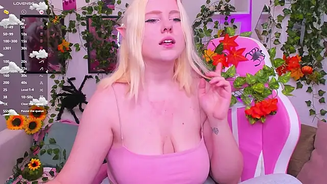 Snapshot of art_lovee chatting on 11-01-25, 01:07 art lovee online show from 11-01-25, 01:07