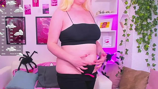 Snapshot of art_lovee chatting on 11-08-25, 01:17 art lovee online show from 11-08-25, 01:17