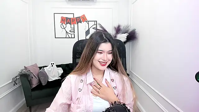 Snapshot of AnneTLi chatting on 10-24-25, 03:25 AnneTLi online show from 10-24-25, 03:25