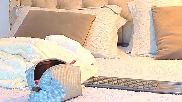 KeryHillson online show from 11-15-25, 12:13