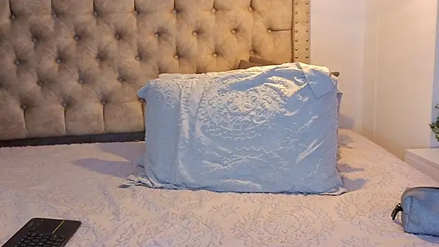 KeryHillson online show from 02-11-26, 12:32