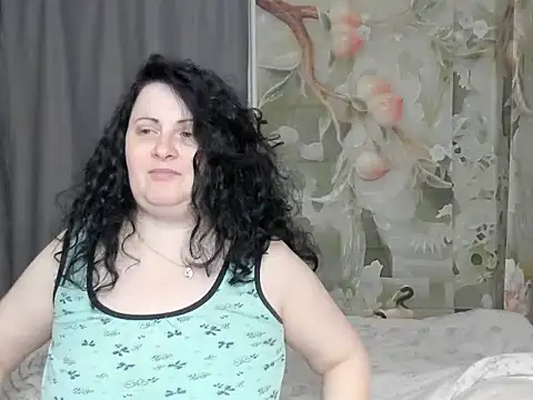 Lillian2 online show from 04-22-26, 06:42