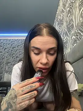 Queen of pain online show from 02-21-26, 08:04